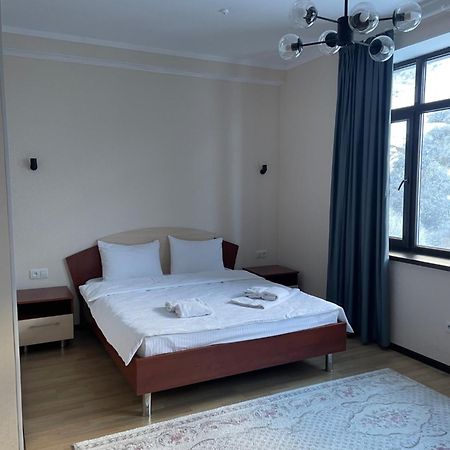 Issyk Ata Retreat Hotell Gorno-Serafimovka Exteriör bild